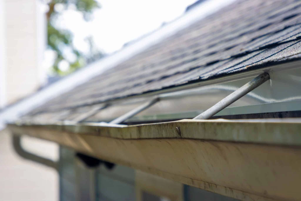 How to Repair a Sagging Gutter